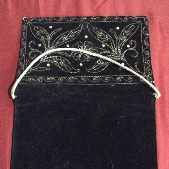 Vintage Black Embroidered Clutch - Picture 4 of 6